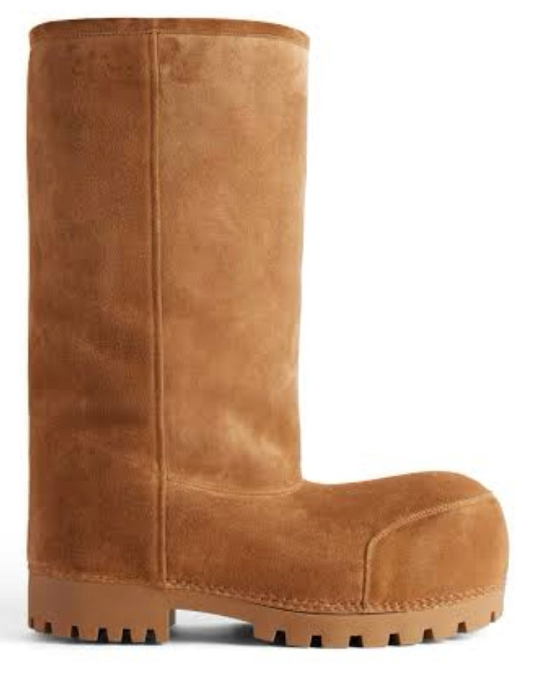 Balenciaga Alaska fur high snow boots