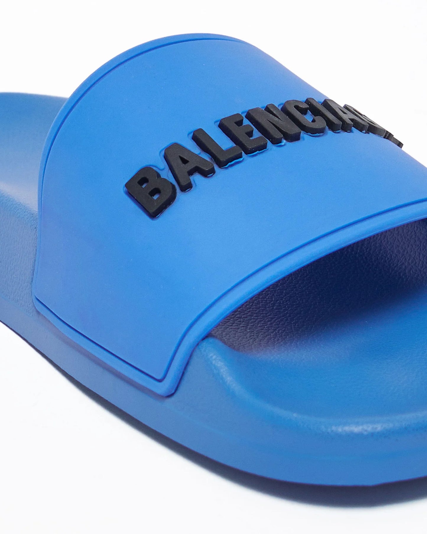 Balenciaga logo-embossed pool slides