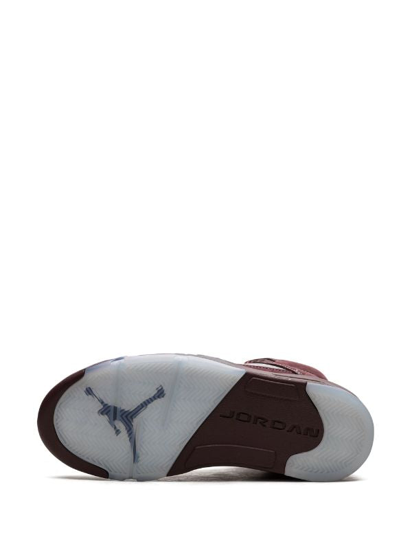 Jordan white/stealth black/hyper royal blue