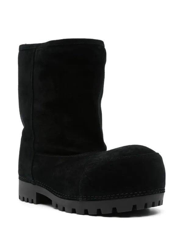 Balenciaga Alaska fur high snow boots